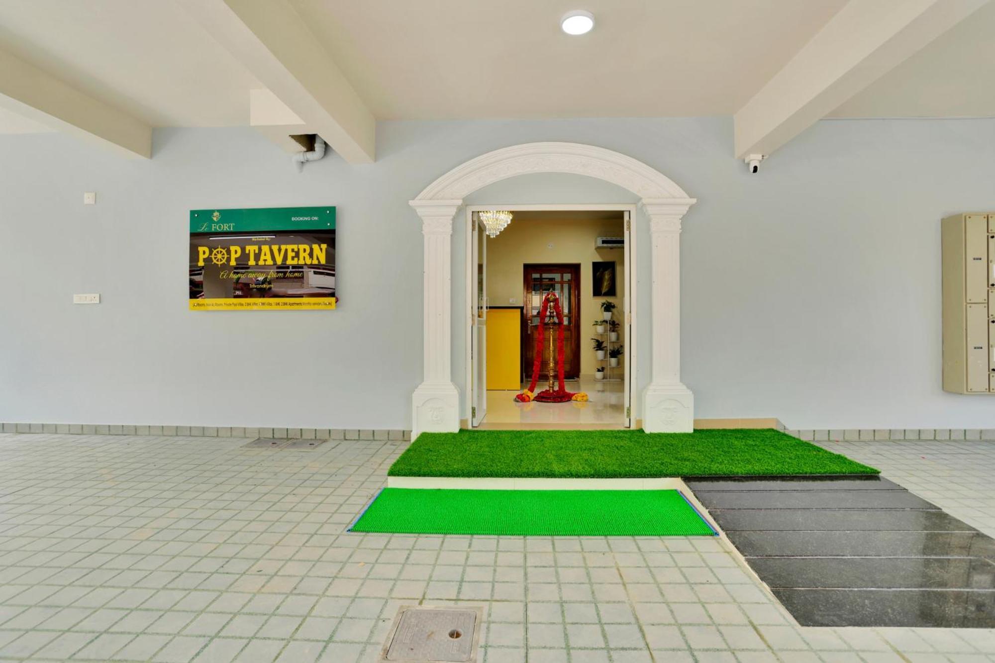 Super Collection O Lefort Luxe By Poptavern Thiruvananthapuram Bagian luar foto